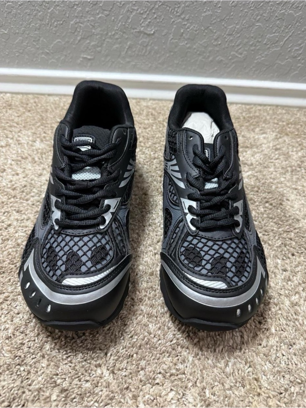Bottega Veneta Black and Gray Women's Sneaker Trainers